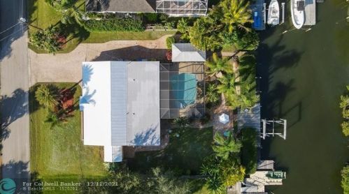 410 12th Pl, Vero Beach, FL 32962-5733