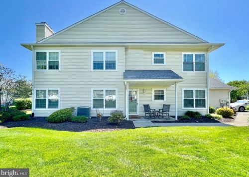 2301 Lynbrooke Dr, Yardley, PA 19067-7271