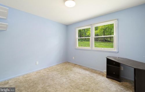 2206 Youngs Dr, Haymarket VA  20169-1534 exterior