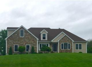 4 Zoe Ln, Newton, NH 03858-3810
