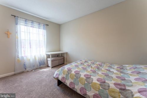 6608 Farmstead Ln, Fredericksburg VA  22407-1703 exterior
