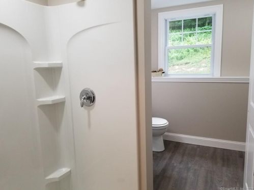 56 Wopowog Rd, East Hampton CT  06424-1673 exterior