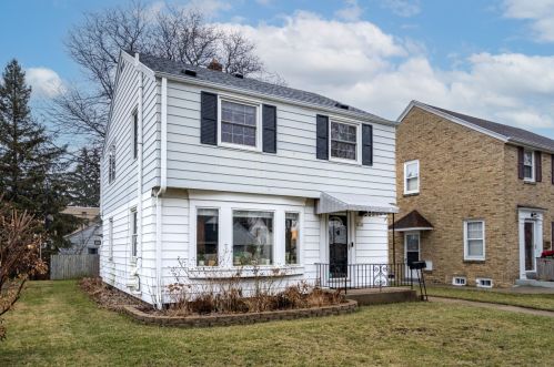 2926 77 St, Milwaukee WI 53222-5015 exterior