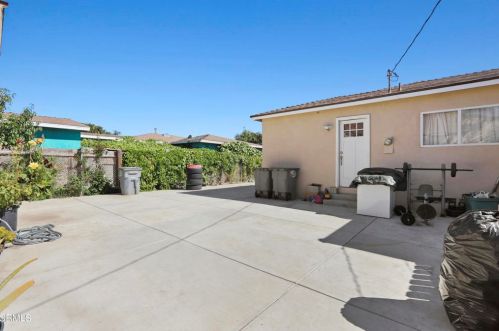 231 Roosevelt Ave, Oxnard CA  93030-0054 exterior