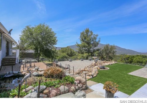 1529 Montecito Vis, Alpine CA  91901-2317 exterior