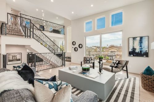 2601 Ruhland Ave, Redondo Beach, CA 90278-2607