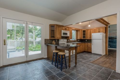 27 Forest Trl, Panamoka NY  11961-2200 exterior