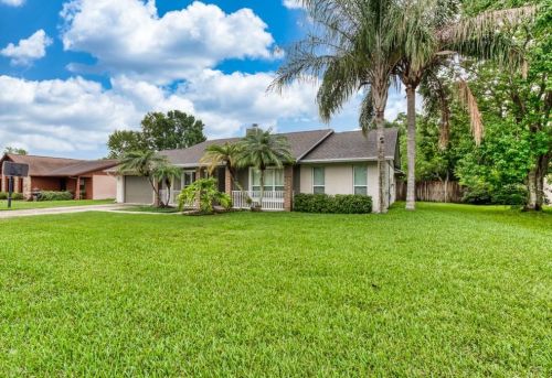 933 Gran Paseo Dr, Orlando, FL 32825-7952