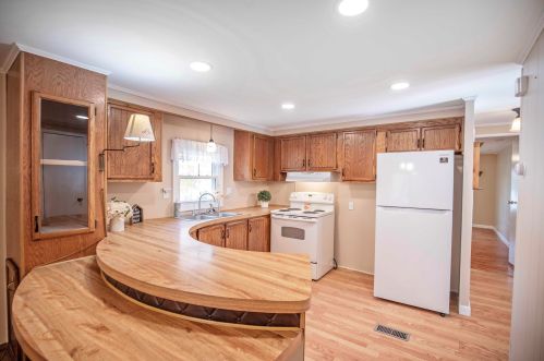 13 Rim Rd, Danville NH  03819-3184 exterior