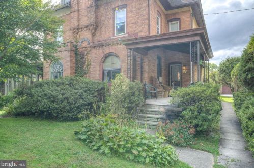 7814 Ardleigh St, Philadelphia PA 19118-4402 exterior