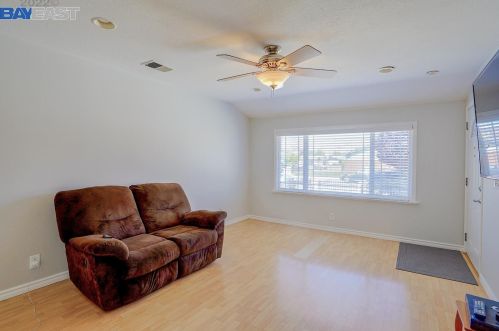 1977 Winterpark Way, San Jose, CA 95122-1775