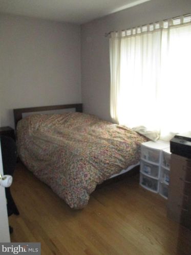 2932 Lawrence Dr, Falls Church VA  22042-1405 exterior