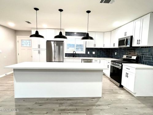 1663 Sutter Ave, Simi Valley CA  93065-4540 exterior