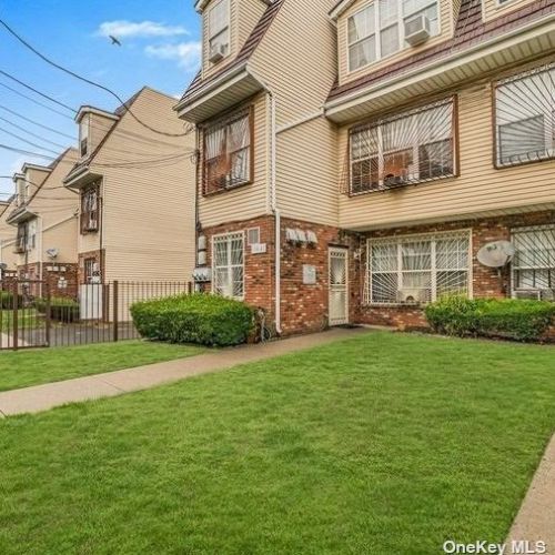10827 160th St, Jamaica, NY 11433-2813