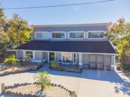 5432 Flora Ave, Tarpon Springs, FL 34690-6501