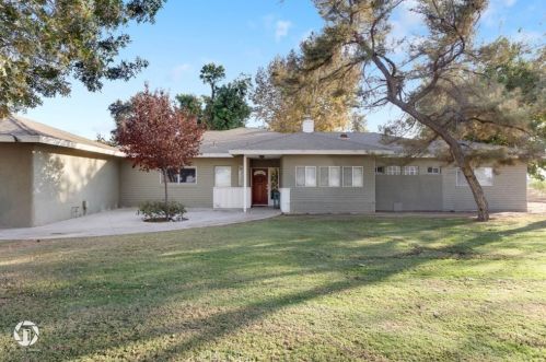 15414 Cuda Dr, Bakersfield CA  93307-9279 exterior