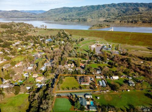 951 Lake Mendocino Dr, Ukiah, CA 95482-9436