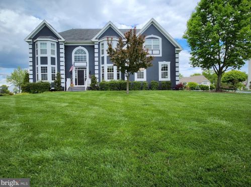 207 Leffler Cir, Florence NJ  08518-4001 exterior