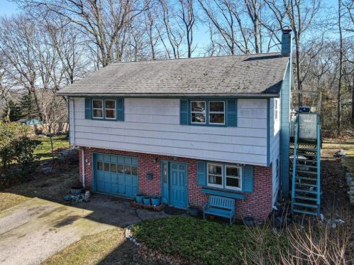41 Abalone Rd, South Kingstown, RI 02874-2735
