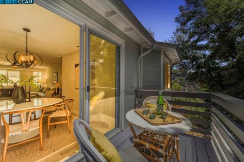 1347 26 St, Oakland CA 94606-3243 exterior