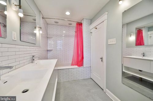 425 Gln Echo Rd, Philadelphia PA 19119-2915 exterior