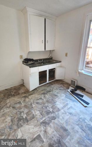 1538 Derry St, Harrisburg PA  17104-1152 exterior