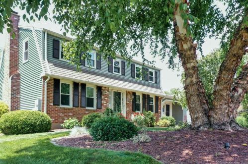 33 Margaret Dr, East Windsor, CT 06016-9686