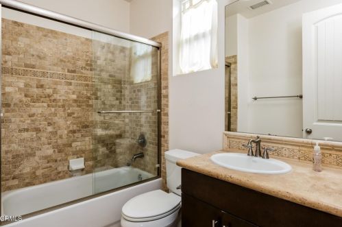 3947 Hemlock St, Oxnard CA  93035-1427 exterior