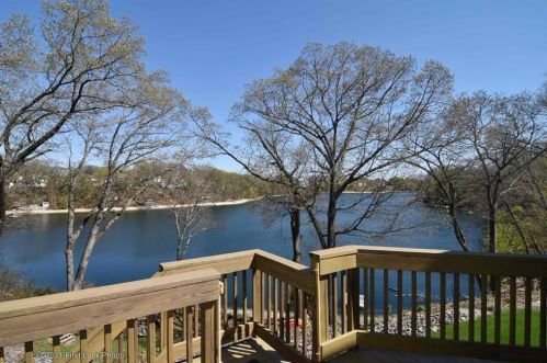 44 Boulevard Ave, Lincoln RI  02865-2108 exterior