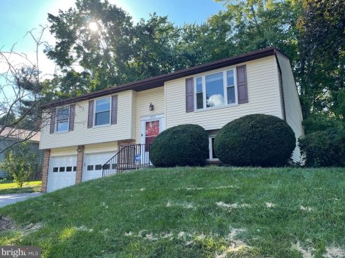 12822 Framingham Ct, Herndon VA  20171-2619 exterior