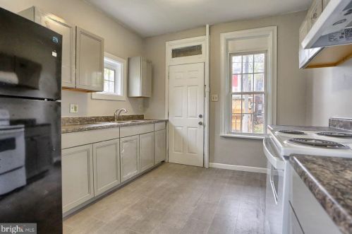 627 Oxford St, Harrisburg PA  17110-2521 exterior