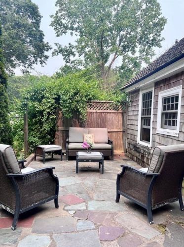 343 Beacon Dr, North Kingstown RI  02852-4630 exterior