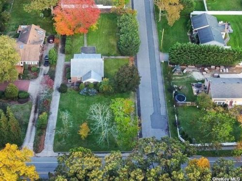 913 Hawkins Ave, Lake Grove, NY 11755-1604