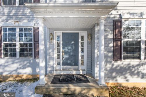 395 Ramblewood Dr, Easton, PA 18040-8451