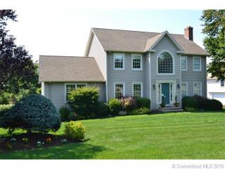 33 Meadowview Ct, Watertown, CT 06795-1651