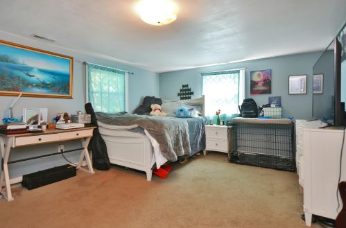 32 Fairview Ave, Nashua NH 03060-4105 exterior