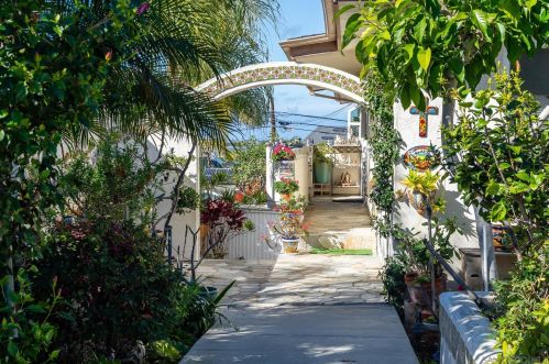 2038 Galveston St, San Diego, CA 92110-1303