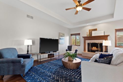 610 Two Rivers Dr, Mukwonago, WI 53149-9540