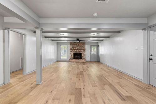 2118 Pine Acres Dr, Conroe TX  77384-4034 exterior