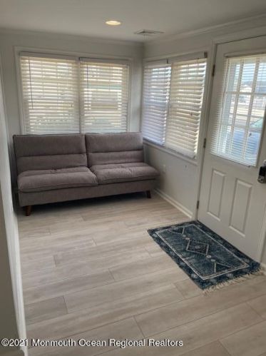 212 Dellmuth Ave, Pelican Island, NJ 08751-1107