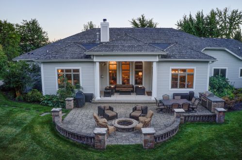 1410 Bristlecone Dr, Chenequa WI  53029-8653 exterior