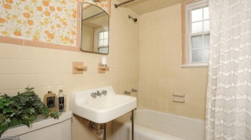 77 Bryant Ave, Bloomfield NJ  07003-5403 exterior