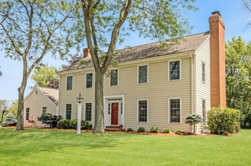 12108 River Glenn Ln, Thiensville, WI 53092-2913
