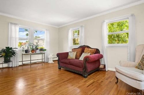 355 5th Ave, New Rochelle NY  10801-2019 exterior