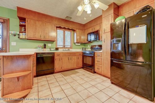 38 Laurel Ave, Jackson Twp NJ 08527-2738 exterior