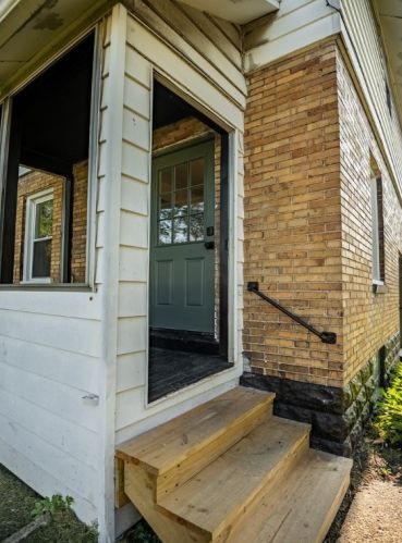 662 Stambaugh Ave, Hermitage PA  16146-4131 exterior