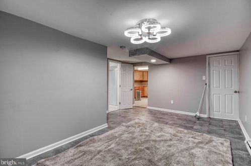 10829 Academy Rd, Philadelphia PA 19154-3901 exterior