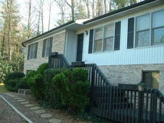 119 Long John Dr, Hendersonville, NC 28791-1356