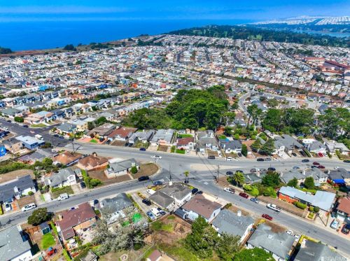871 Larchmont Dr, Daly City CA  94015-3641 exterior