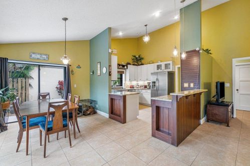 65 Baytree Cir, Boynton Beach, FL 33436-9163